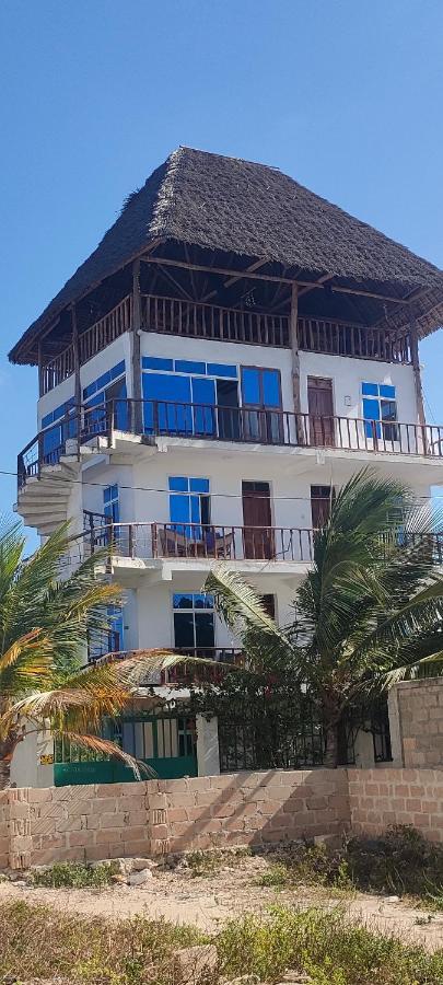 Отель Mambo Boutique Нунгви Экстерьер фото